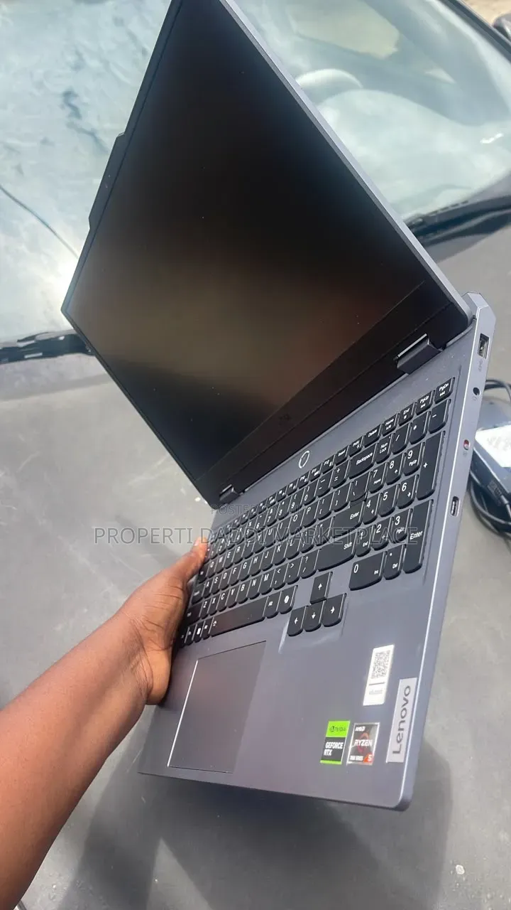 Laptop Lenovo LOQ 15ARP9 16GB AMD Ryzen 5 SSD 512GB