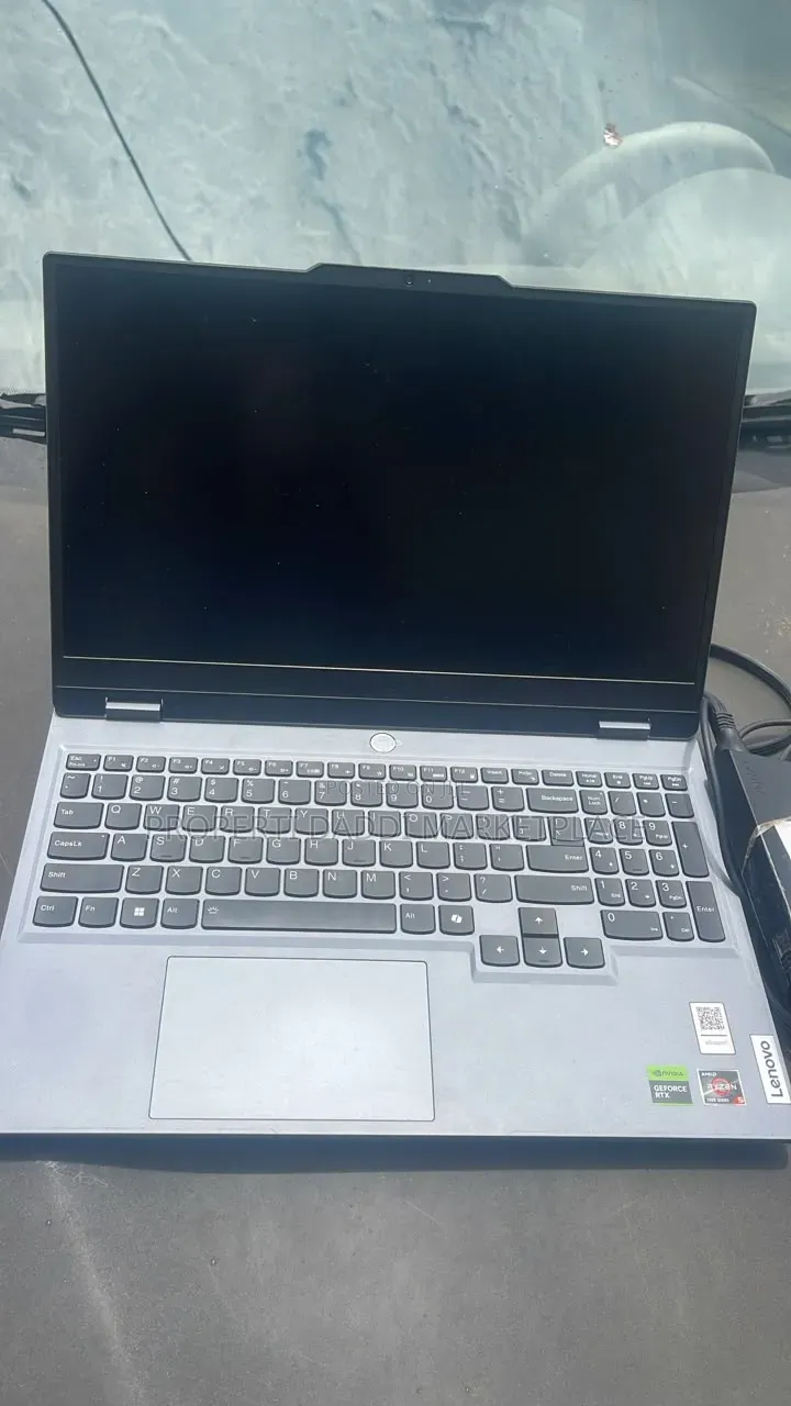 Laptop Lenovo LOQ 15ARP9 16GB AMD Ryzen 5 SSD 512GB