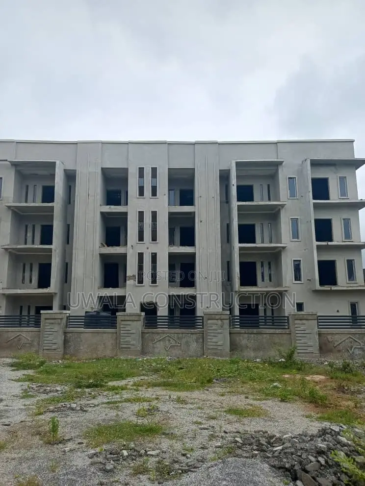 3bdrm Apartment in Idu Industrial for sale