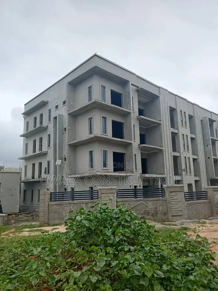 3bdrm Apartment in Idu Industrial for sale