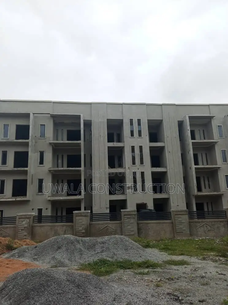 3bdrm Apartment in Idu Industrial for sale