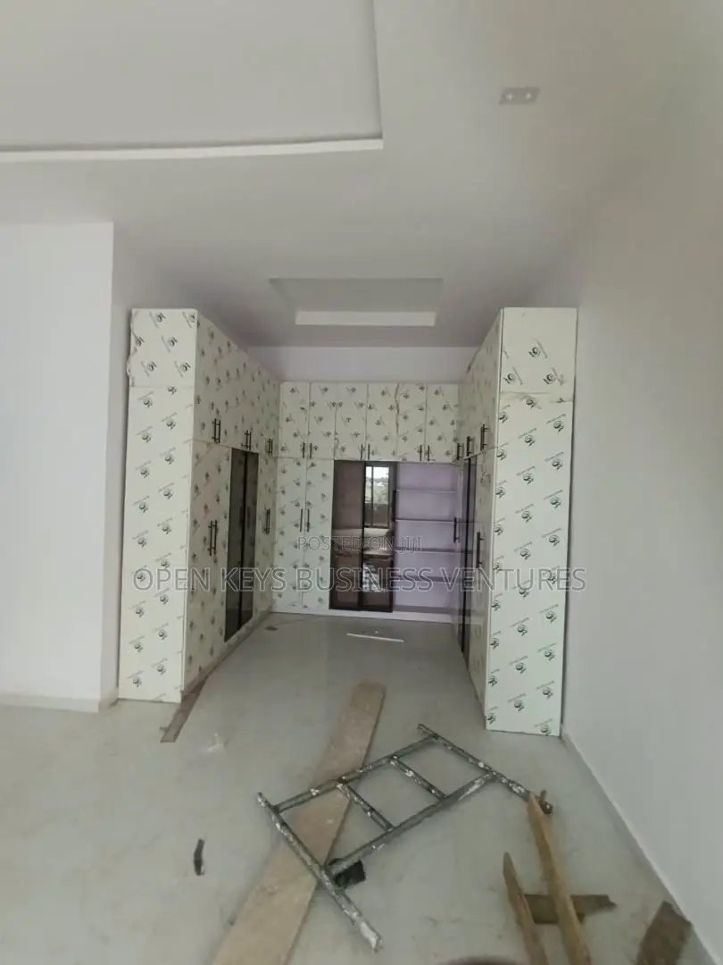 Furnished 4bdrm Duplex in Ikolaba Estate, Agodi for sale