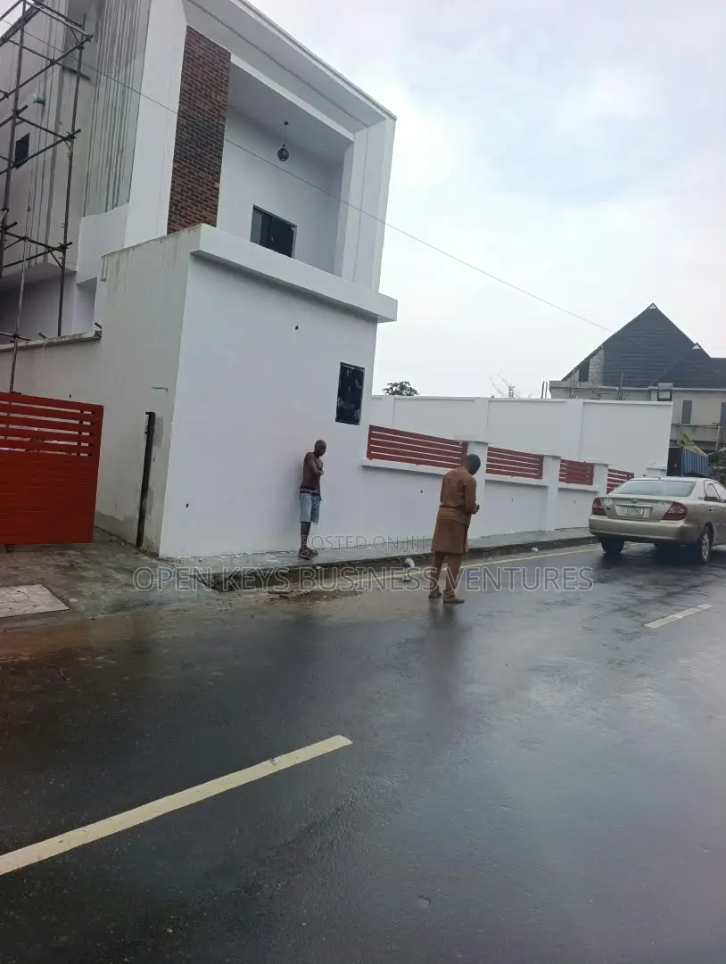 Furnished 4bdrm Duplex in Ikolaba Estate, Agodi for sale