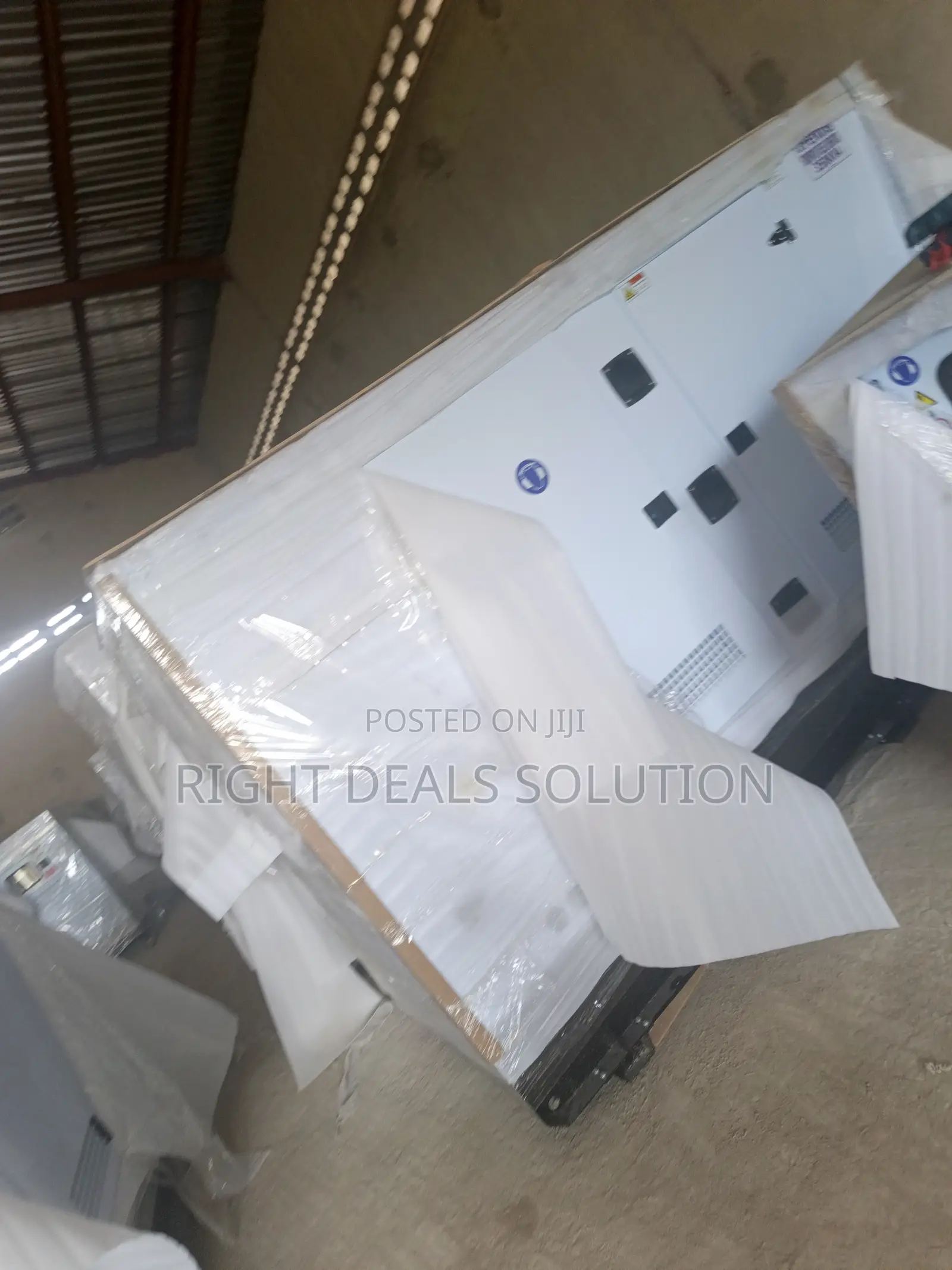 350kVA Perkins Enclosed Soundproof Diesel Generator