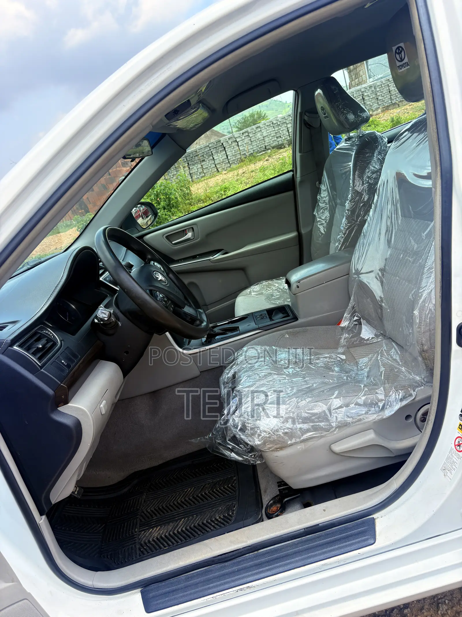 Toyota Camry LE 4dr Sedan (2.5L 4cyl 6A) 2016 White