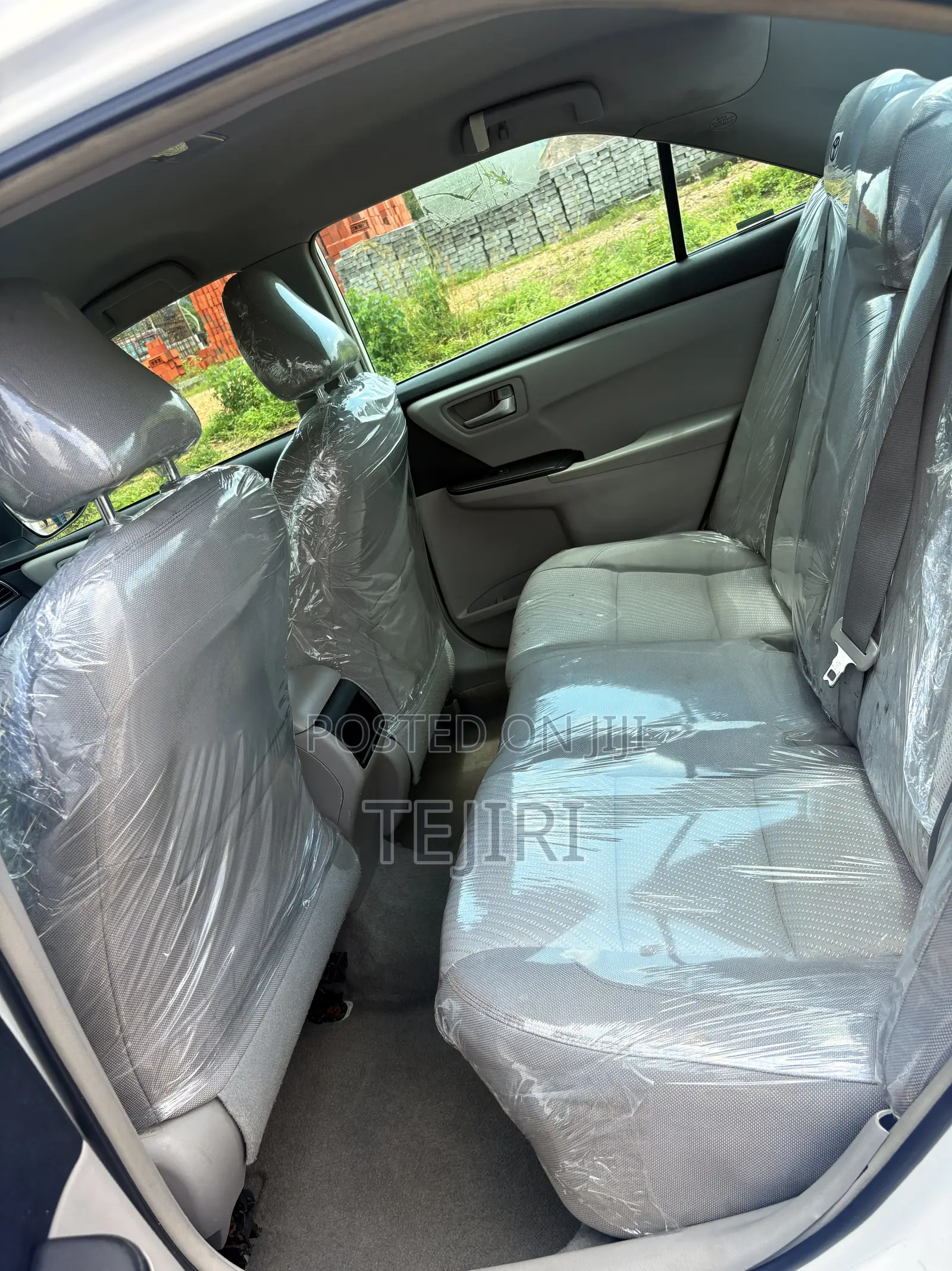 Toyota Camry LE 4dr Sedan (2.5L 4cyl 6A) 2016 White