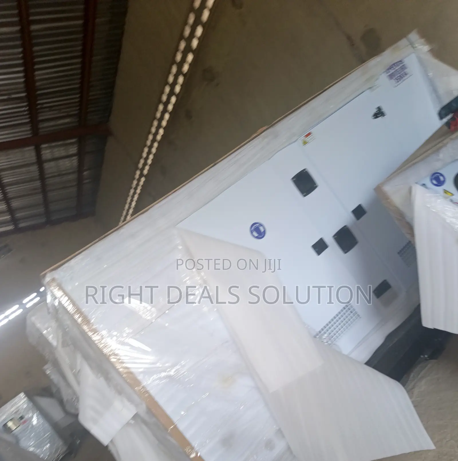 350kVA Perkins Enclosed Soundproof Diesel Generator