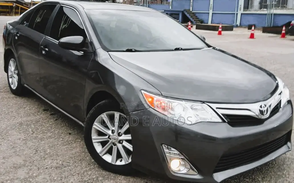 Toyota Camry 2014 Gray