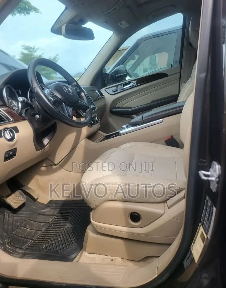 Mercedes-Benz M Class 2013 Brown