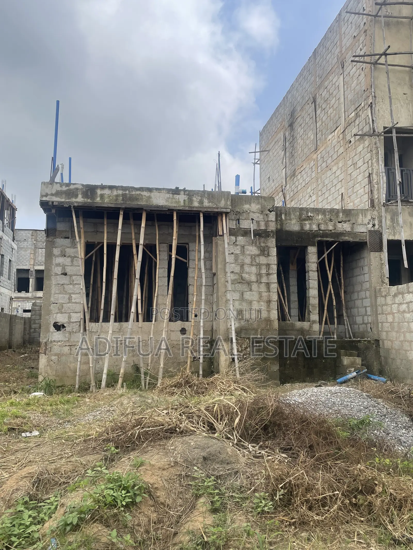 4bdrm Duplex in Ochacho Estate, Life Camp for sale