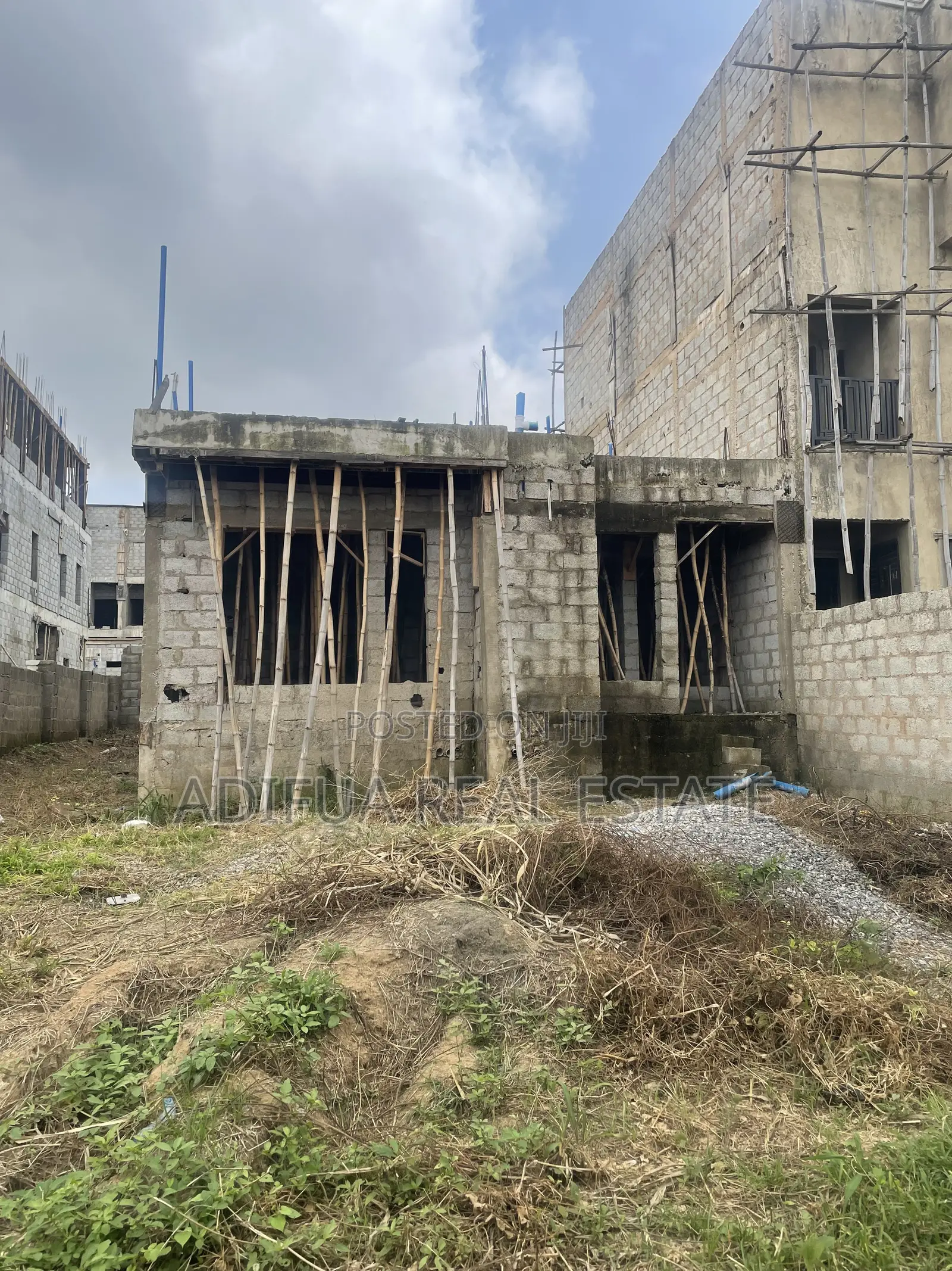 4bdrm Duplex in Ochacho Estate, Life Camp for sale