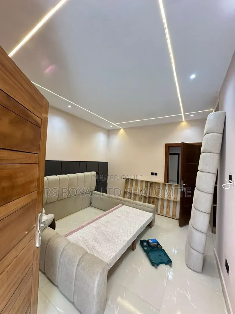 2bdrm Block of Flats in Ikate for sale