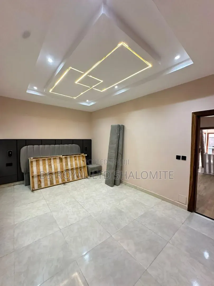 2bdrm Block of Flats in Ikate for sale