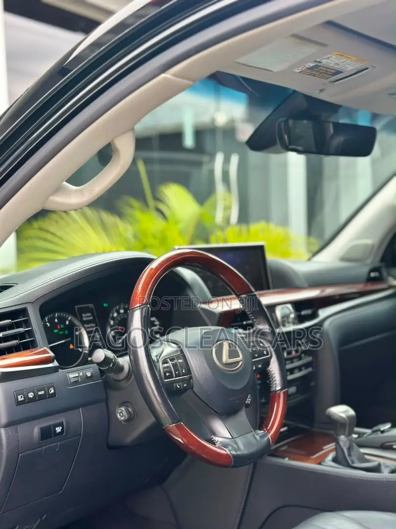 Lexus LX 570 (5 seats) AWD 2017 Black