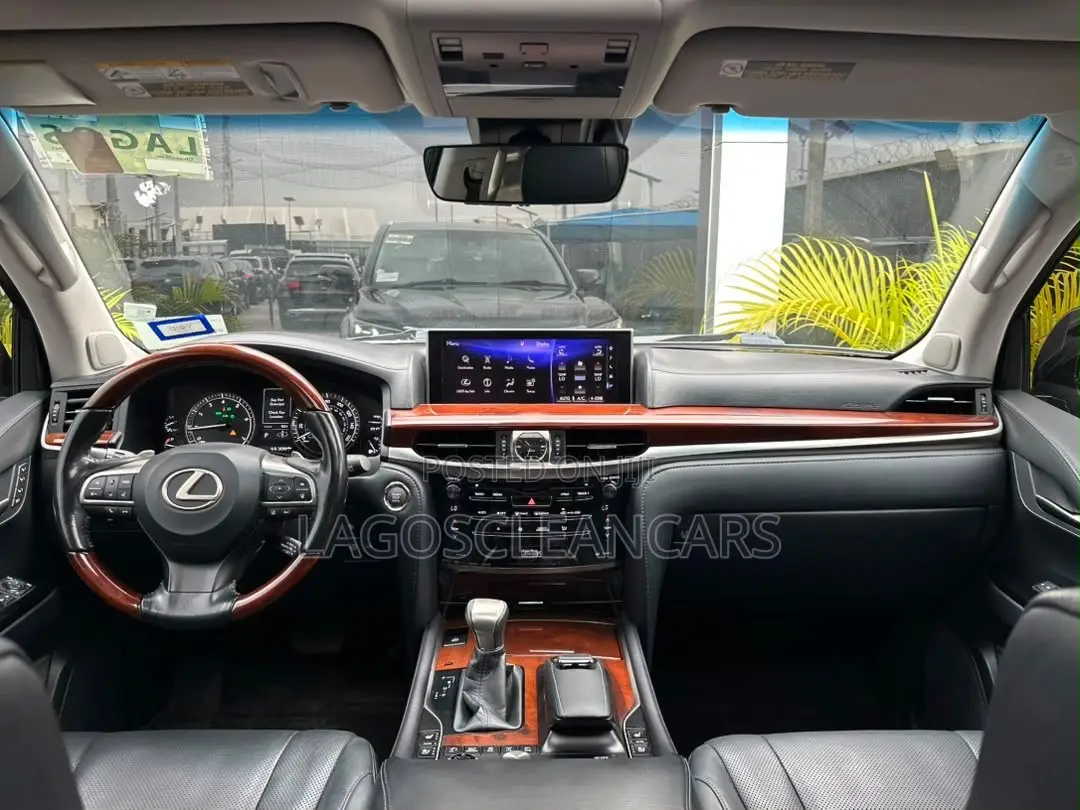 Lexus LX 570 (5 seats) AWD 2017 Black