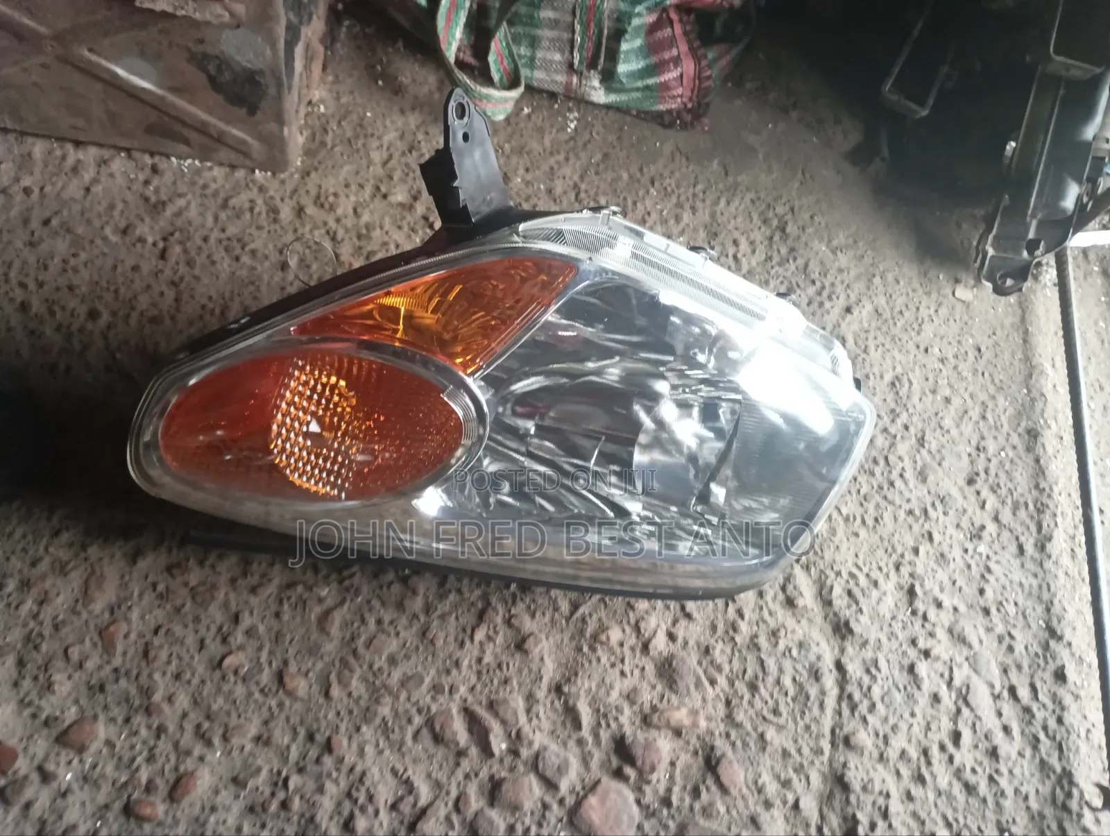 Complete Headlamp RAV4 2005 Model to 2006
