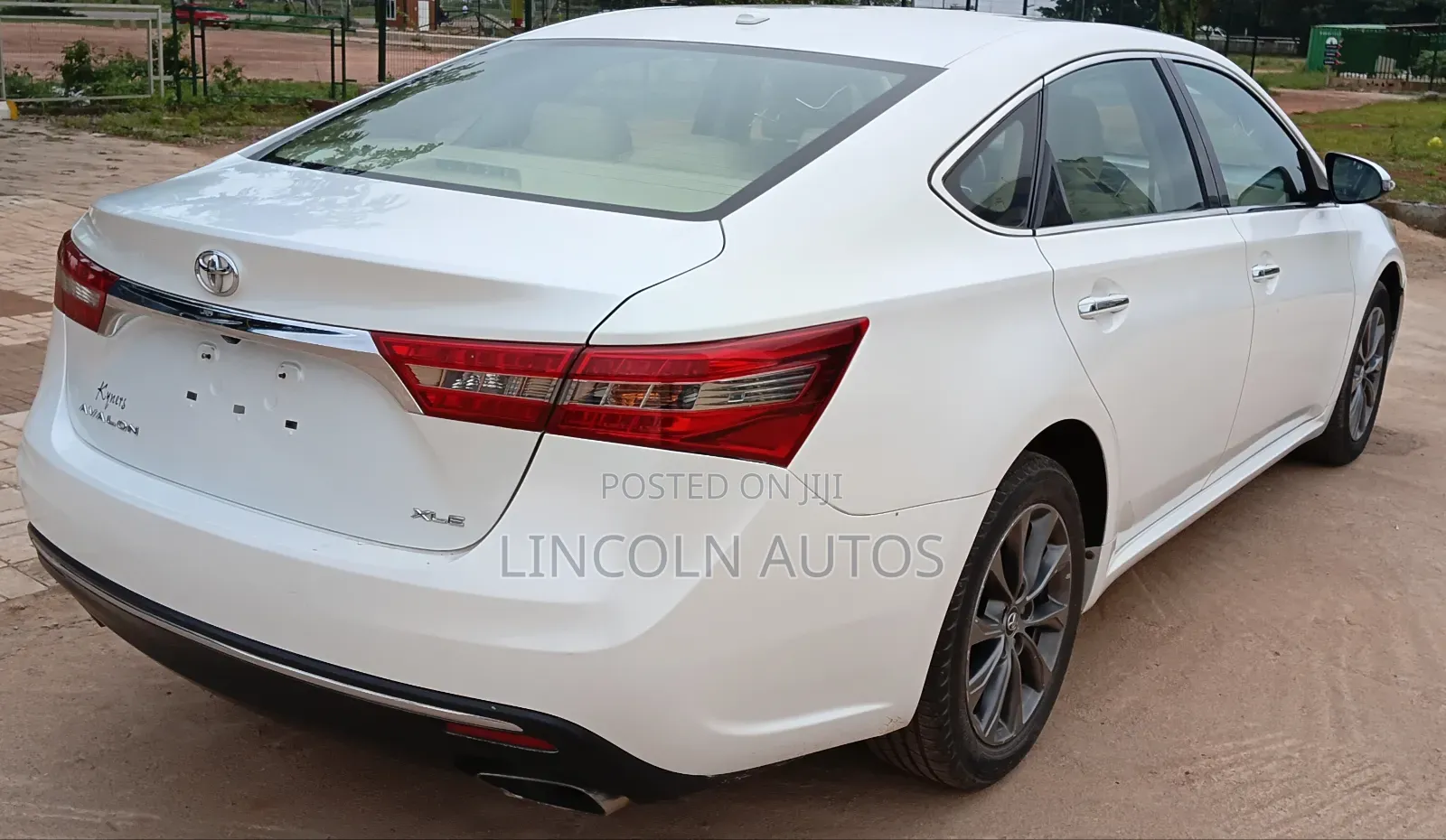 Toyota Avalon 2016 Off white