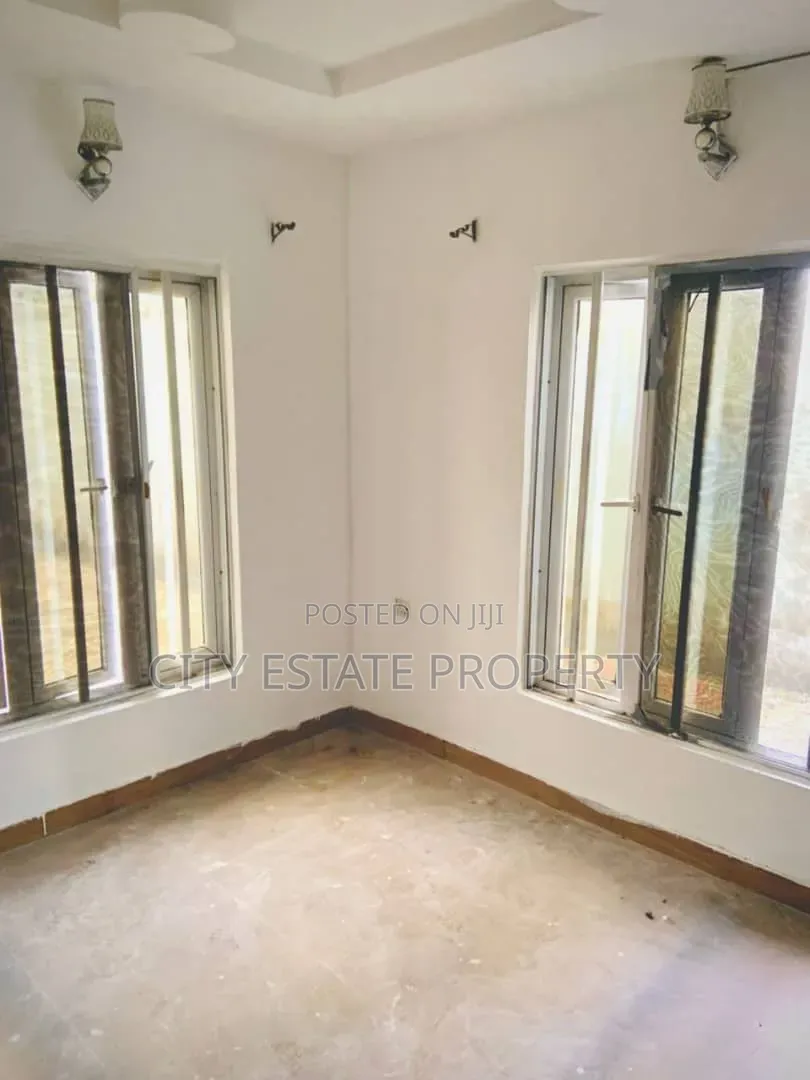 4bdrm Duplex in Rumudara, Obio-Akpor for rent