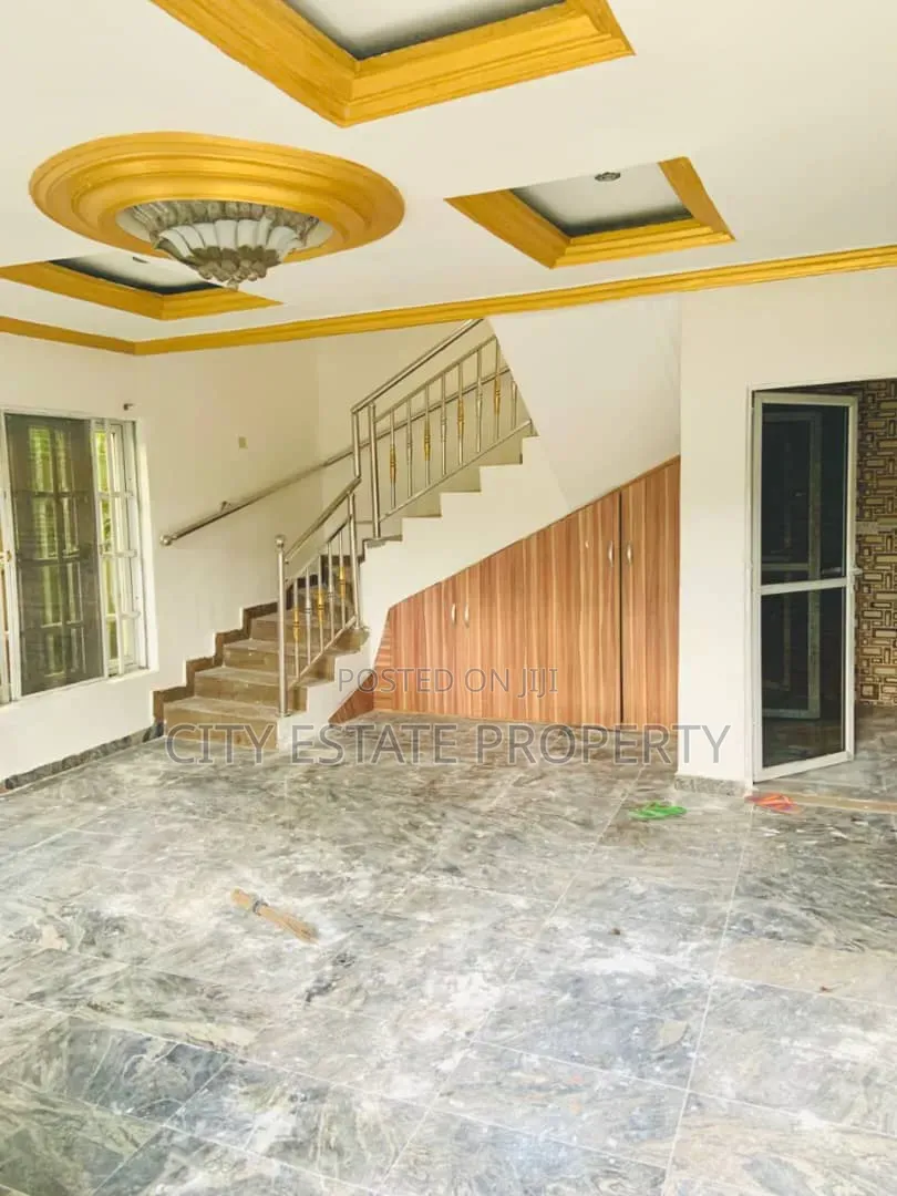 4bdrm Duplex in Rumudara, Obio-Akpor for rent