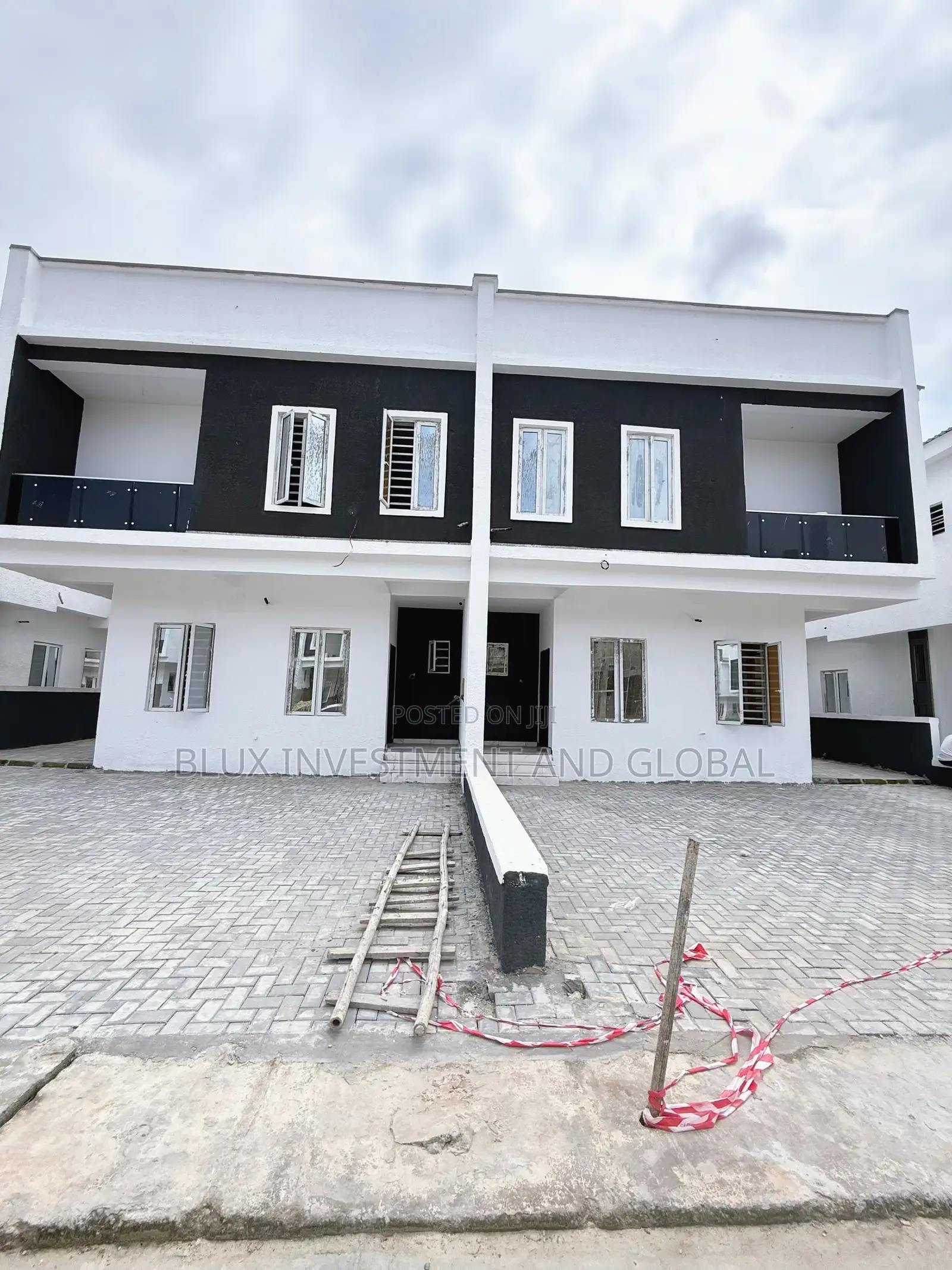 4bdrm Duplex in Off Ogombo Road, Lekki Phase 2 for sale