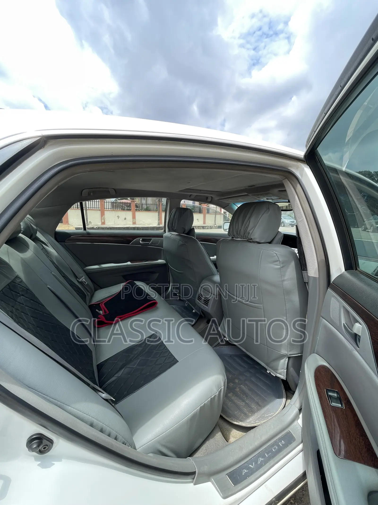 Toyota Avalon 2008 White