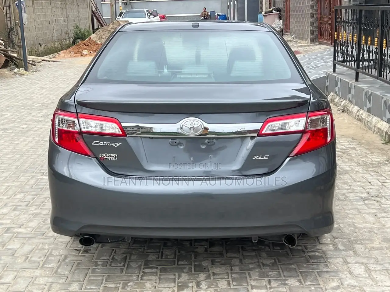 Toyota Camry XLE V6 4dr Sedan (3.5L 6cyl 6A) 2012 Gray