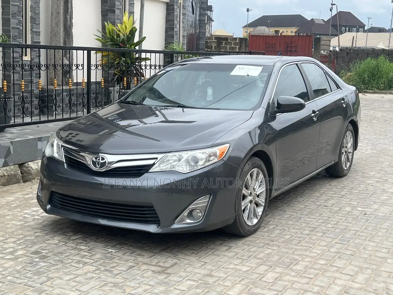 Toyota Camry XLE V6 4dr Sedan (3.5L 6cyl 6A) 2012 Gray
