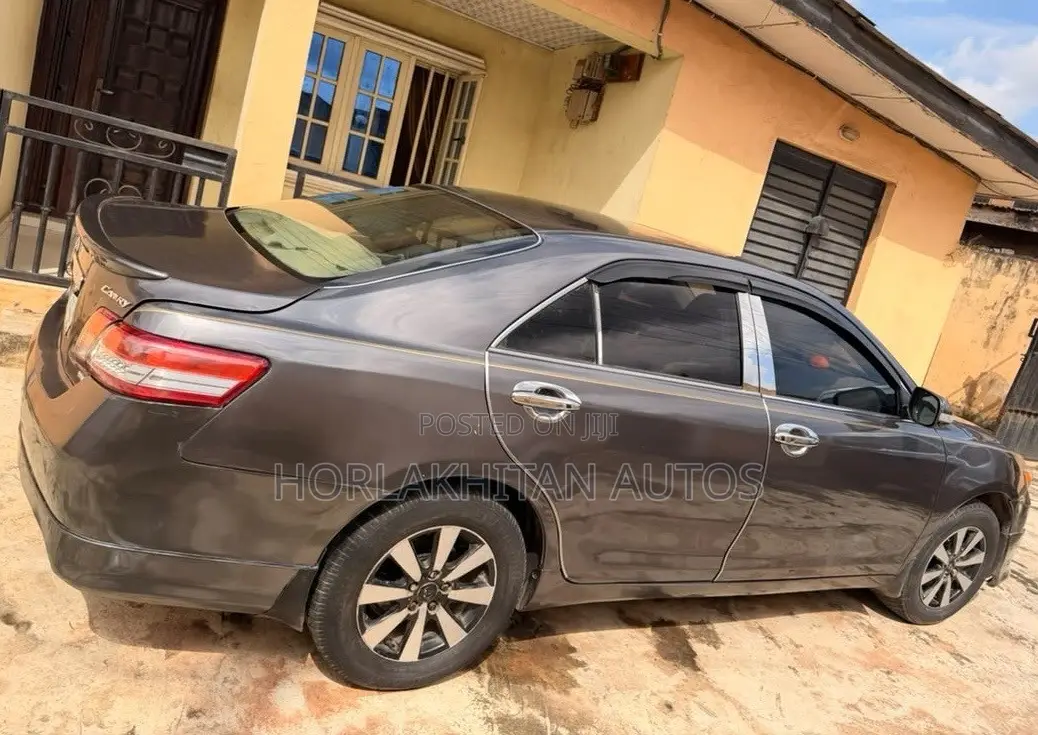 Toyota Camry SE 4dr Sedan (2.4L 4cyl 5A) 2008 Gray