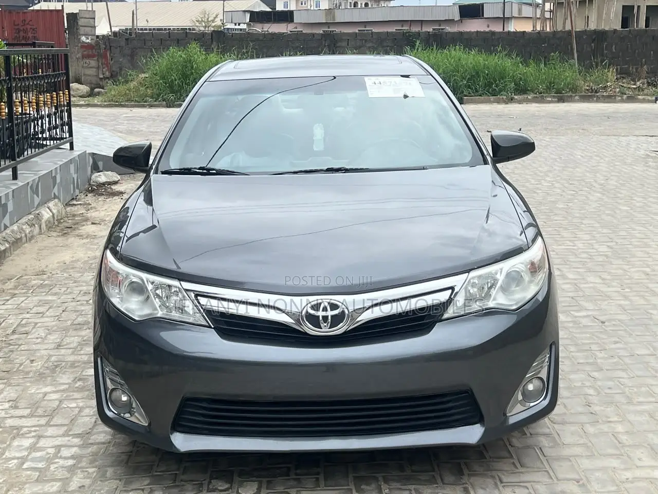 Toyota Camry XLE V6 4dr Sedan (3.5L 6cyl 6A) 2012 Gray