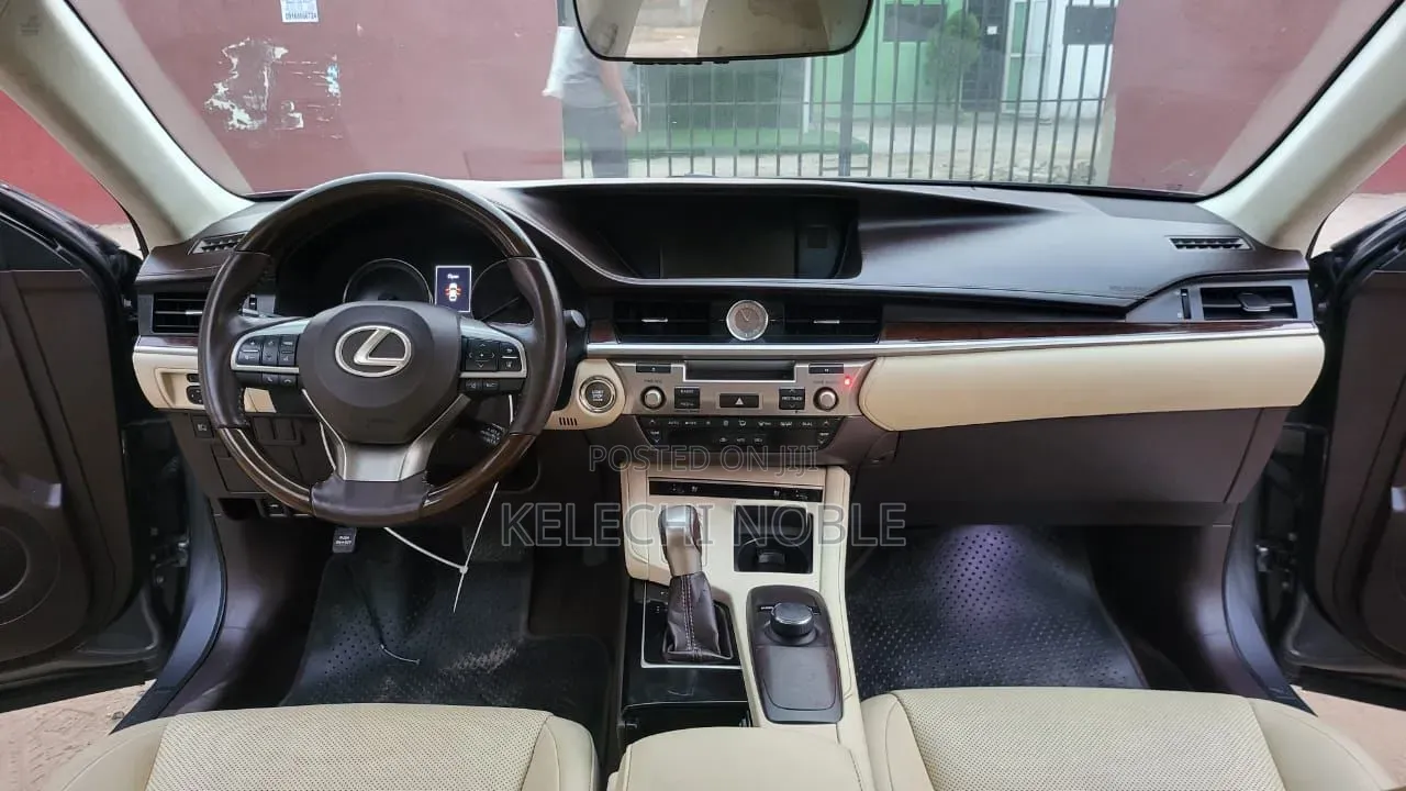 Lexus ES 2017 Gray