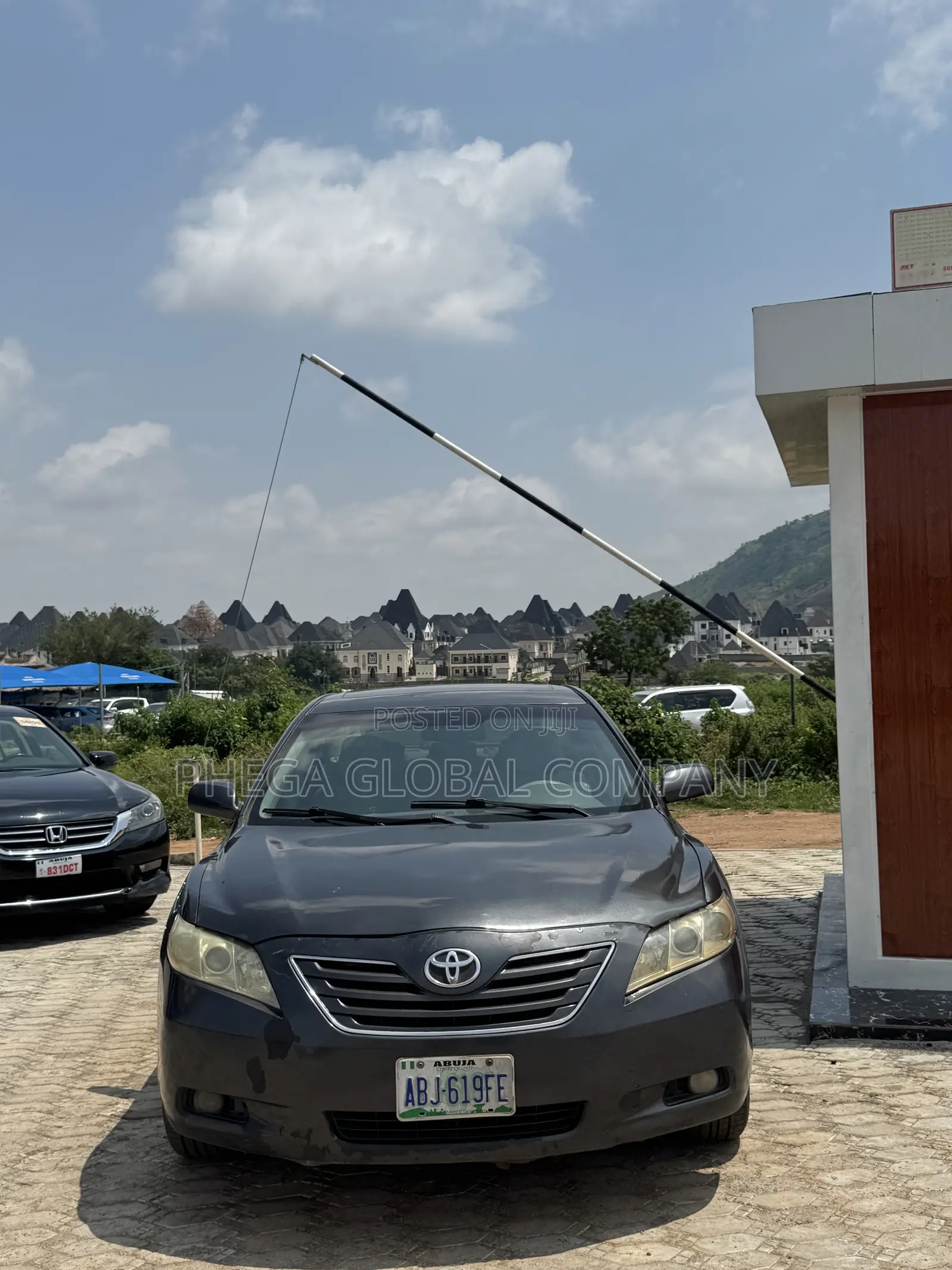 Toyota Camry XLE V6 4dr Sedan (3.5L 6cyl 6AM) 2008 Gray