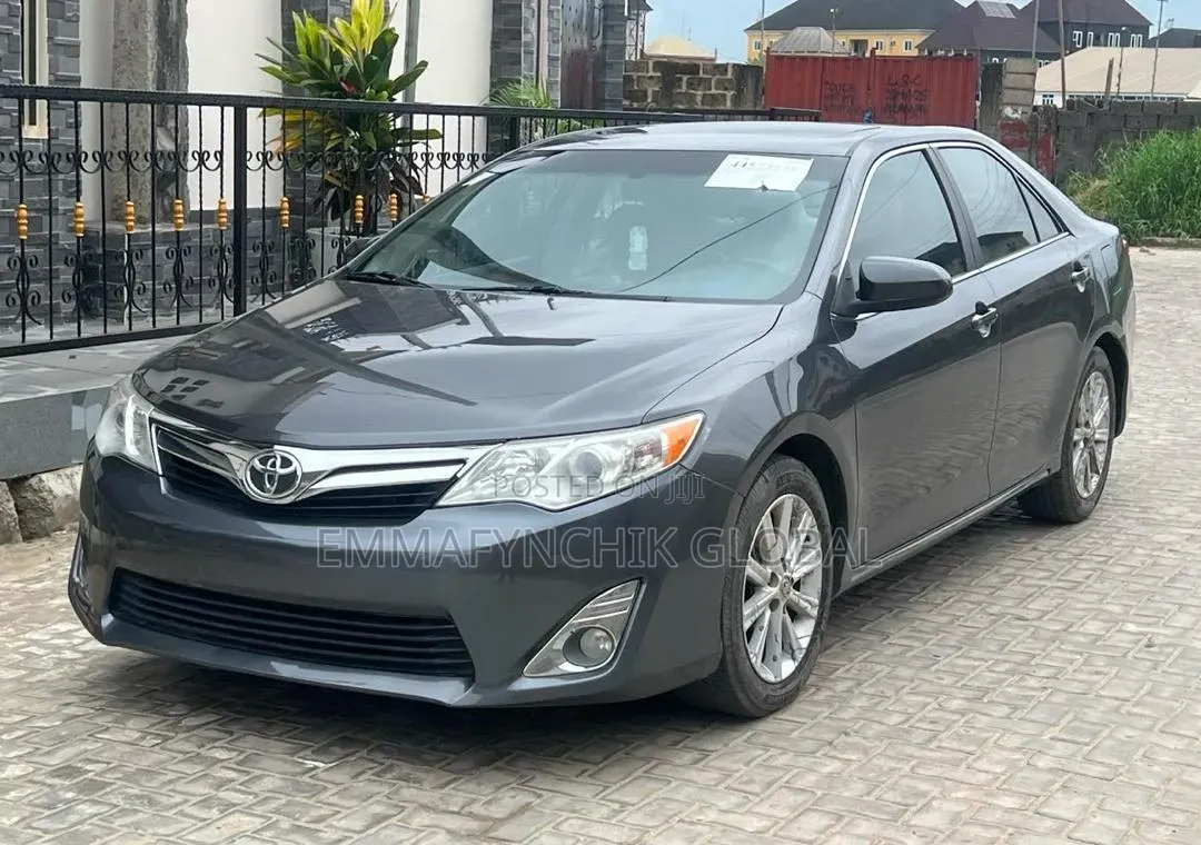 Toyota Camry 2012 Gray