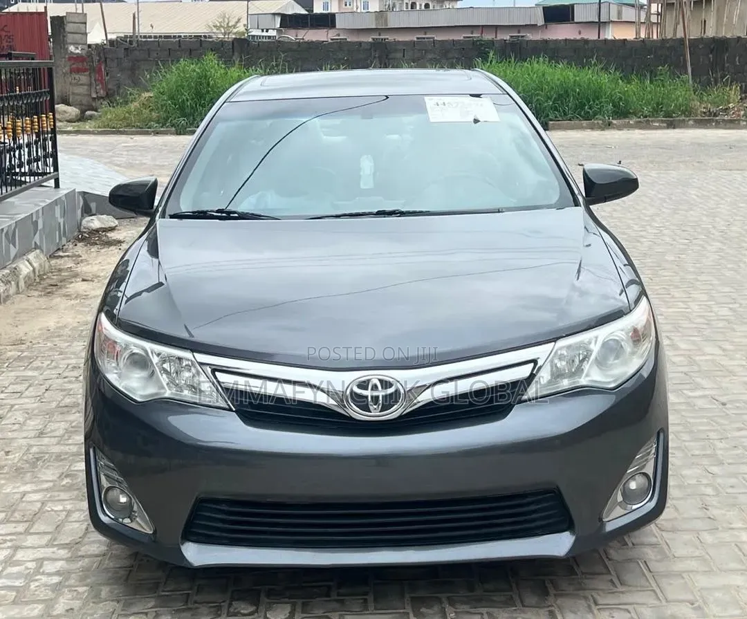 Toyota Camry 2012 Gray