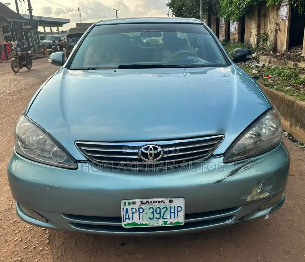 Toyota Camry LE 4dr Sedan (2.4L 4cyl 5M) 2004 Blue