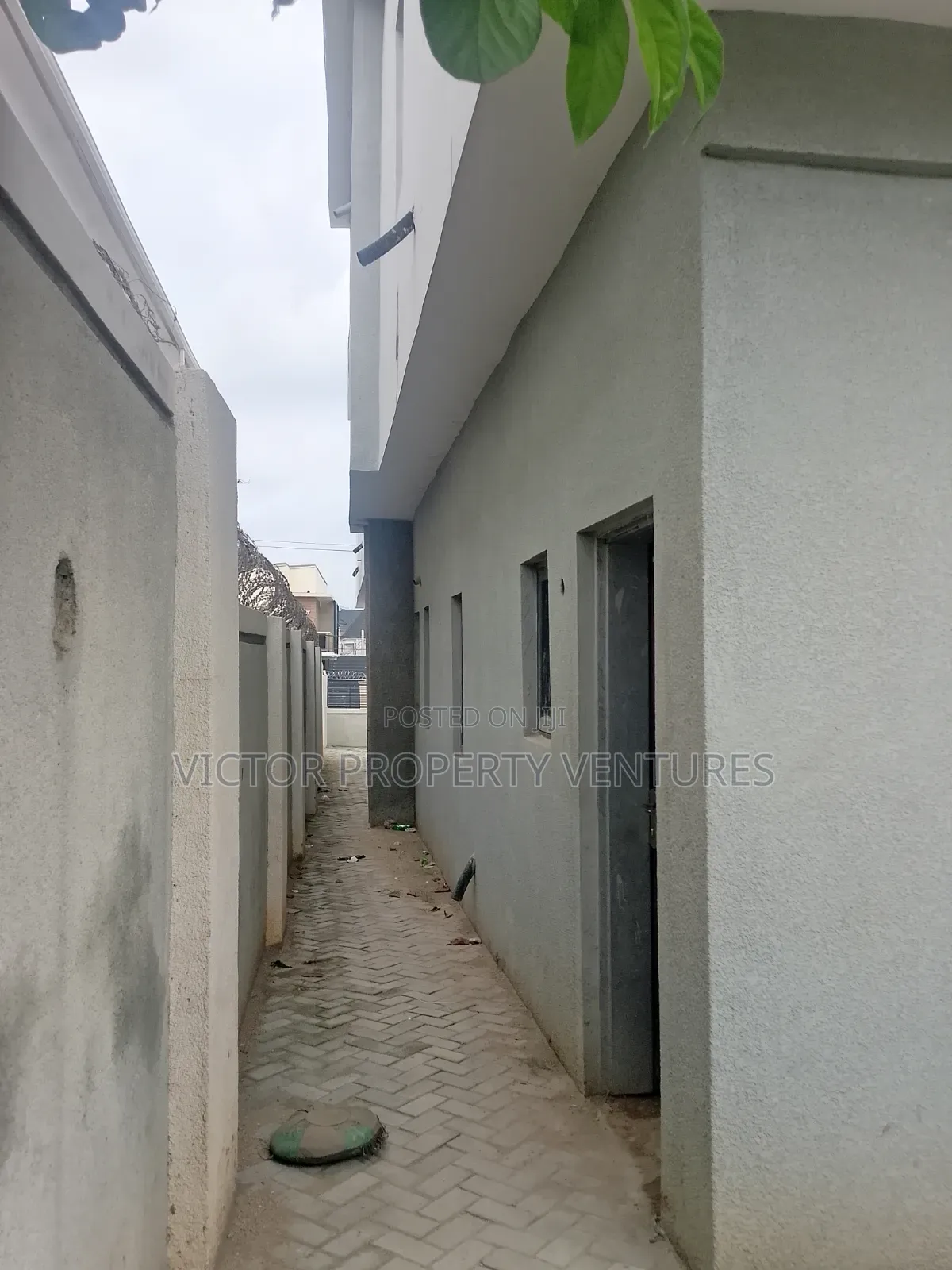 4bdrm Duplex in Kubwa for sale