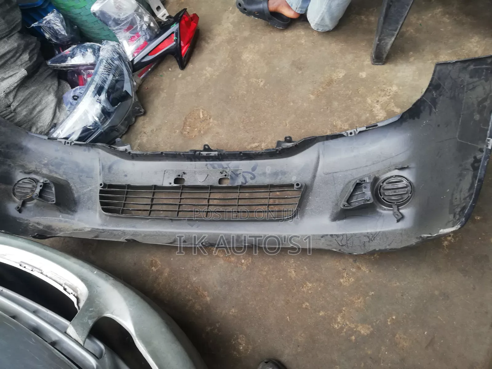 Empty Front Bumper for Hillux 2008