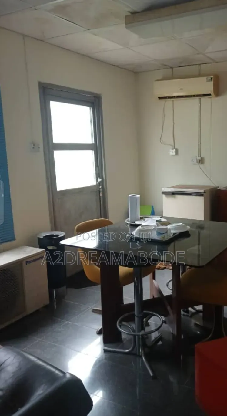 3bdrm Bungalow in Ikeja Gra for rent