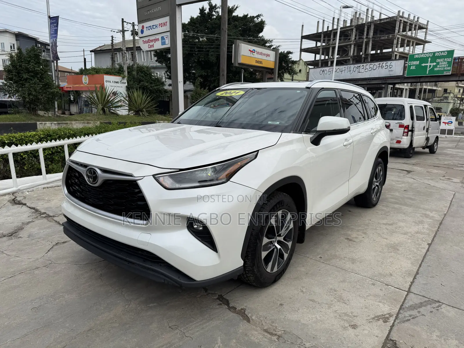 Toyota Highlander XLE 2021 White
