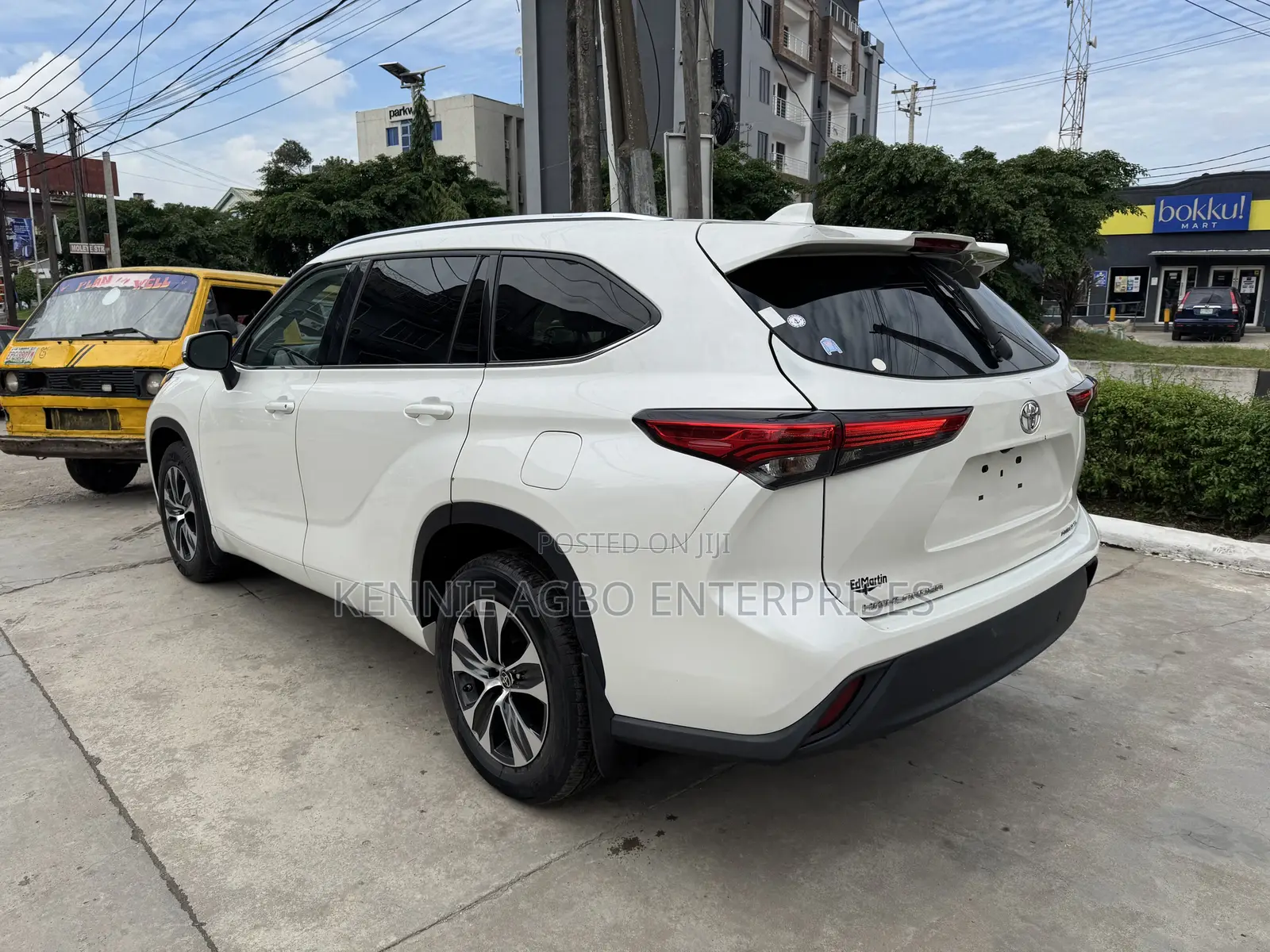 Toyota Highlander XLE 2021 White