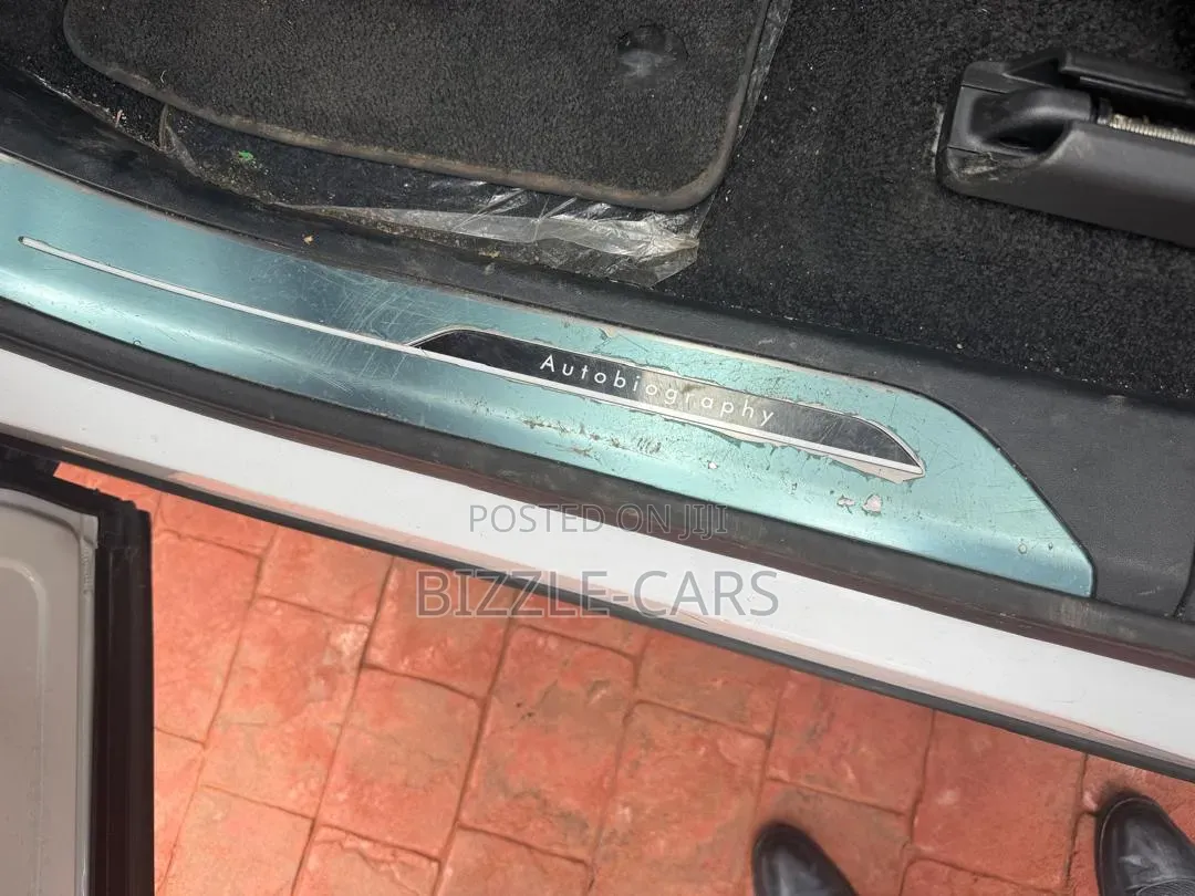 New Land Rover Range Rover Vogue 2023 White