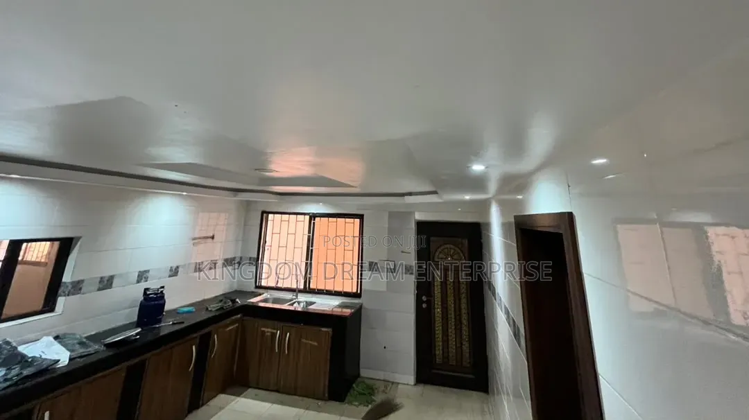 9bdrm Duplex in Off Cmd Road Magodo, GRA Phase 2 Shangisha for rent
