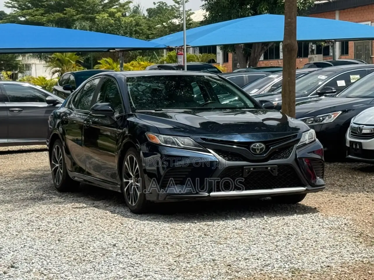 Toyota Camry SE FWD (2.5L 4cyl 8AM) 2018 Black