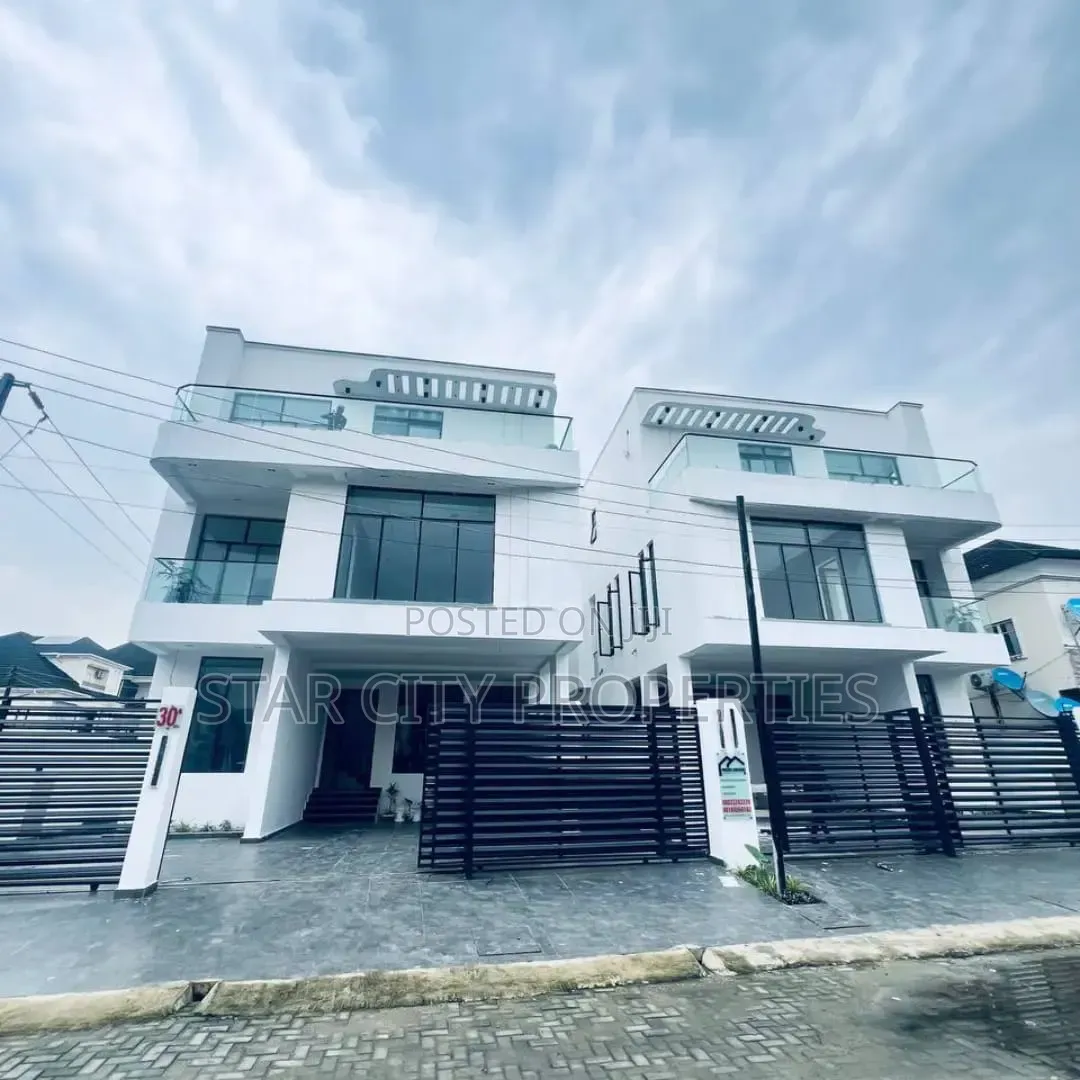 5bdrm Duplex in Chevron for sale