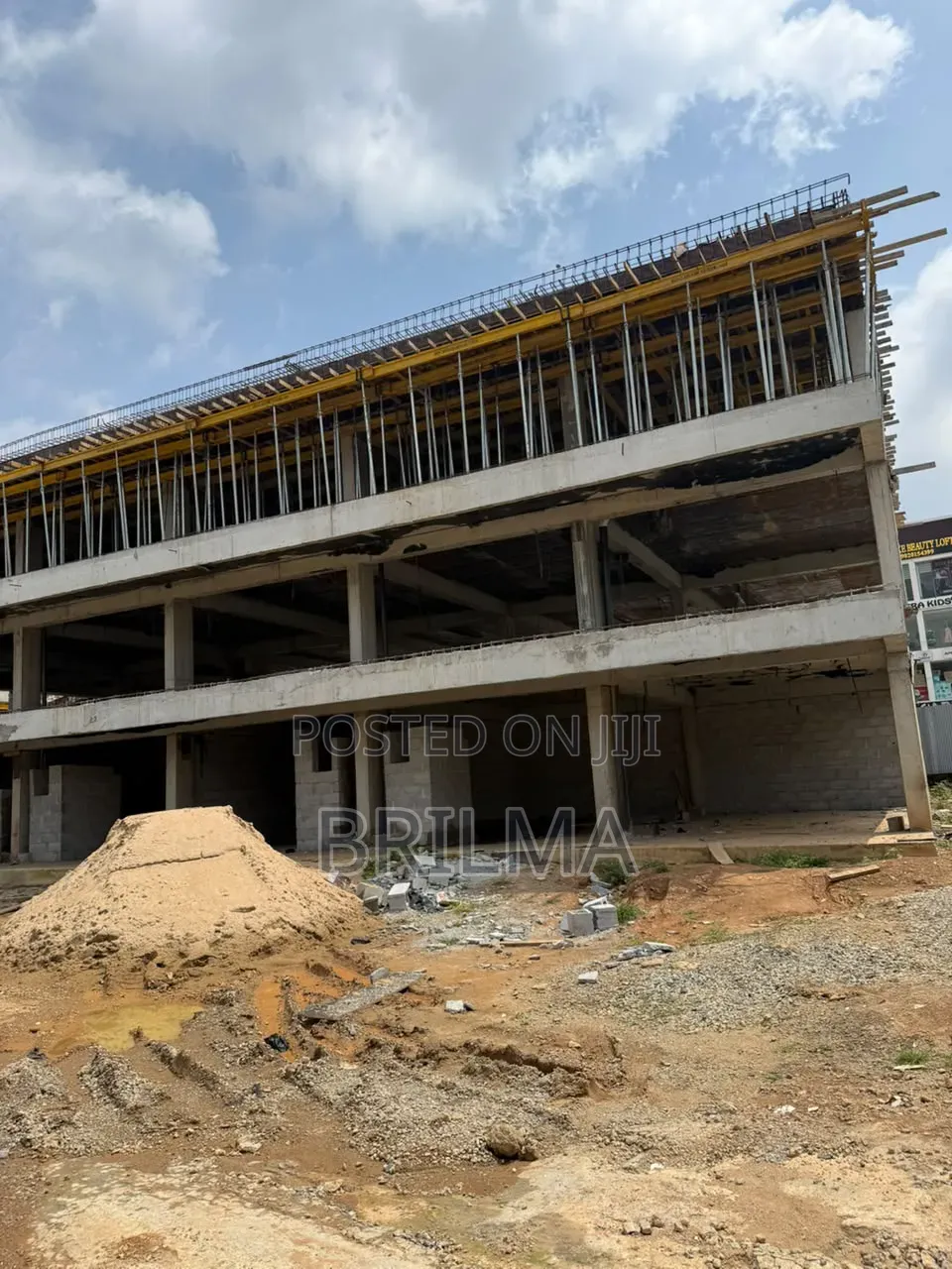 40Sqm Office and Shop Space in Wuse 2 for Sale