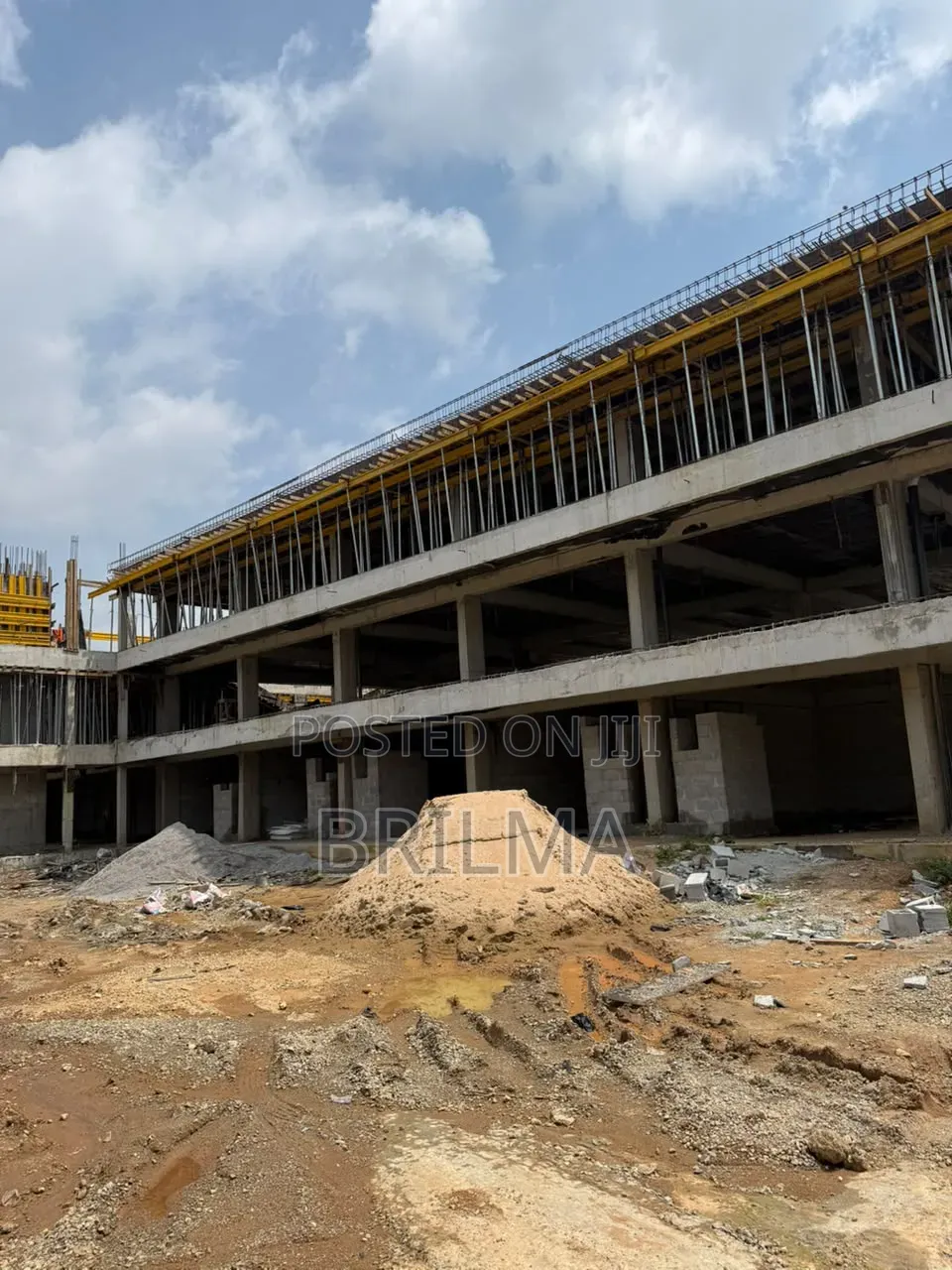 40Sqm Office and Shop Space in Wuse 2 for Sale