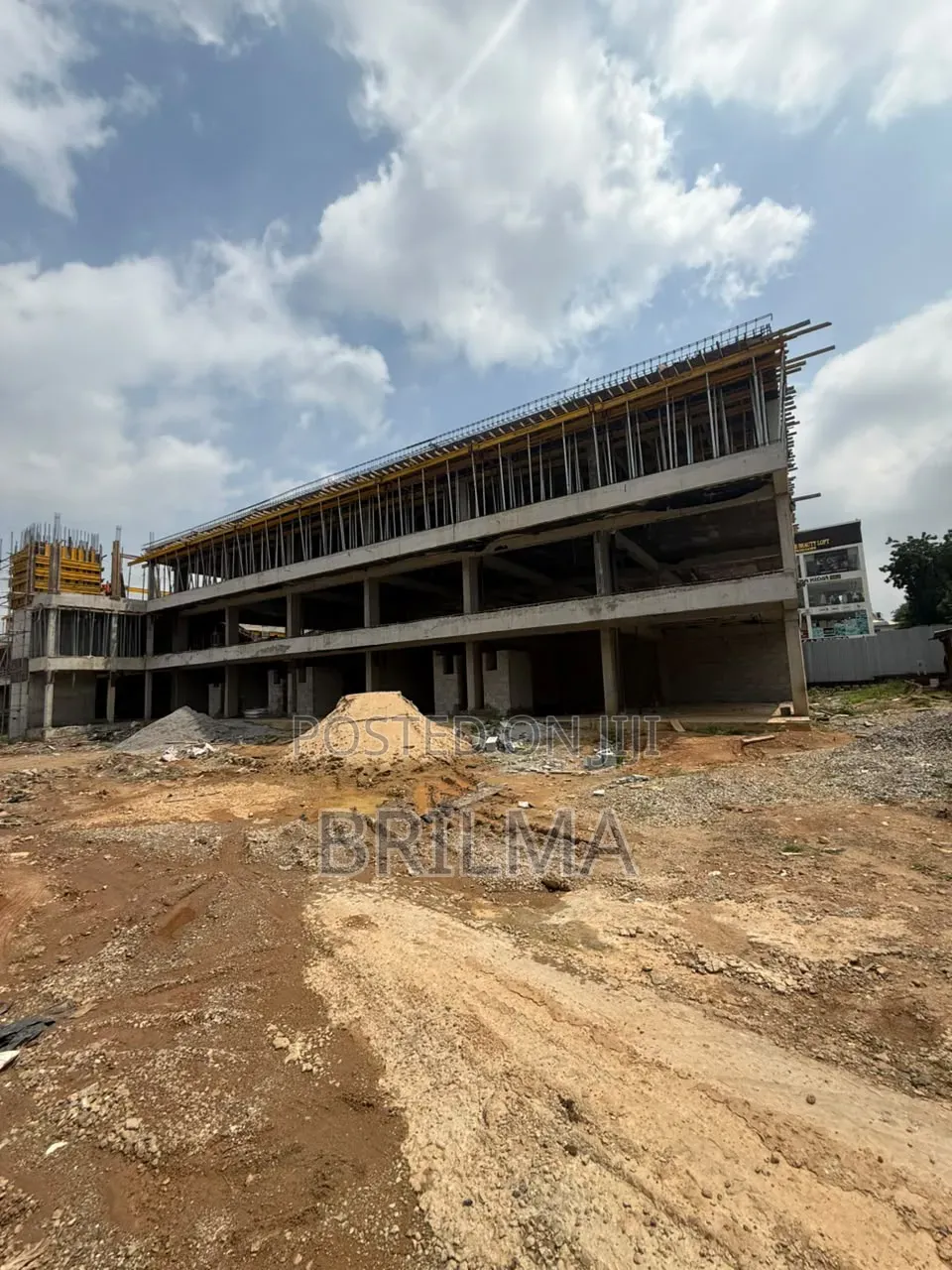 40Sqm Office and Shop Space in Wuse 2 for Sale