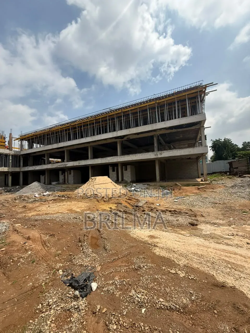40Sqm Office and Shop Space in Wuse 2 for Sale