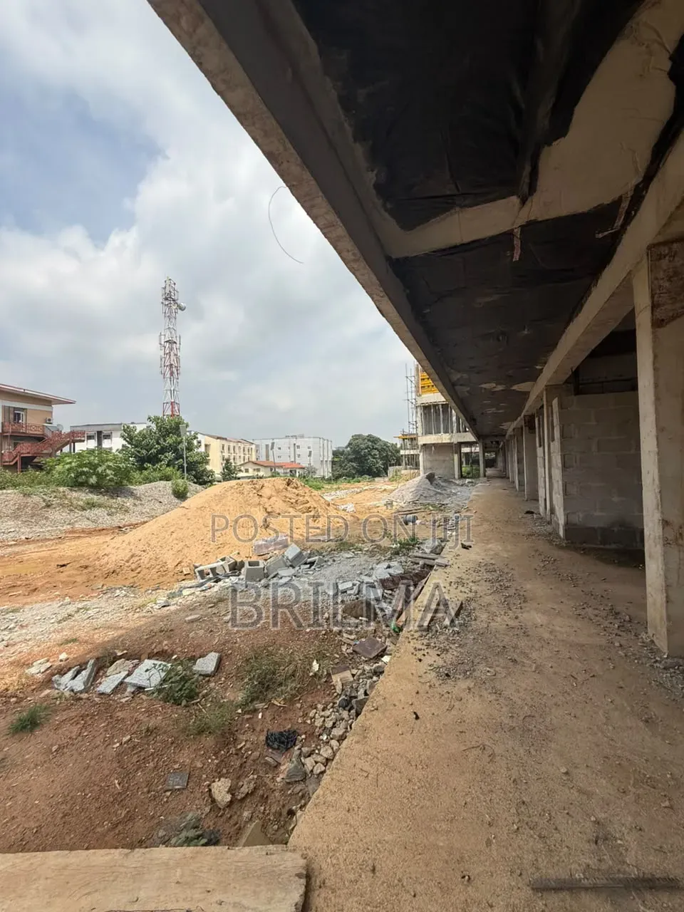 40Sqm Office and Shop Space in Wuse 2 for Sale