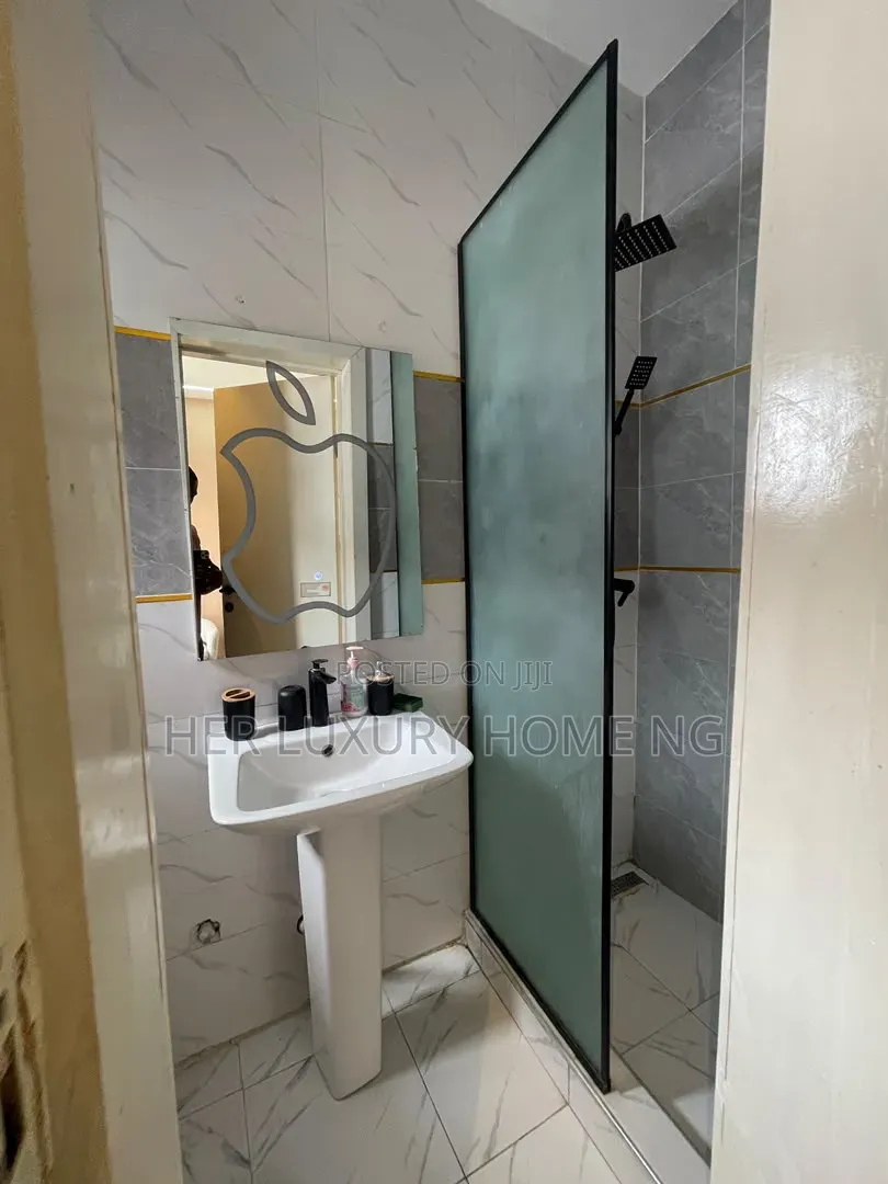 Furnished 2bdrm Apartment in Lekki Phase One for rent