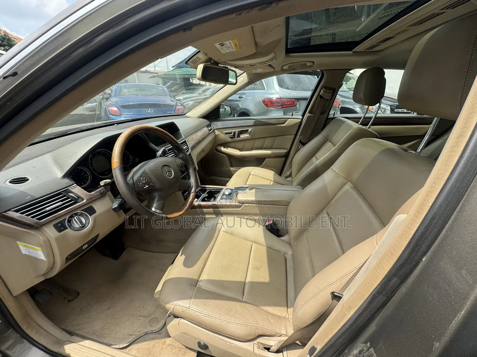 Mercedes-Benz E350 Base 4Matic Sedan AWD (3.5L 6cyl 7A) 2011 Brown